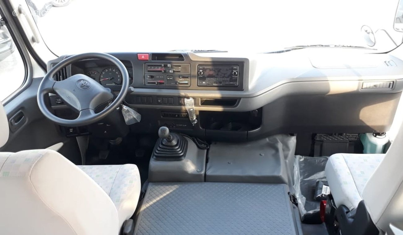 Toyota Coaster TOYOTA COASTER///// 4.2L /// 3 POINT SEAT BILT//DIESEL 22 SEAT ///FULL OPTION ////2020 ////SPECIAL O