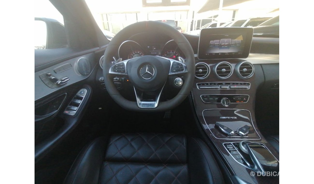 Mercedes-Benz C 63 AMG Mercedes C63s 2016 GCC Specefecation Very Clean Inside And Out Side Without Accedent No Paint