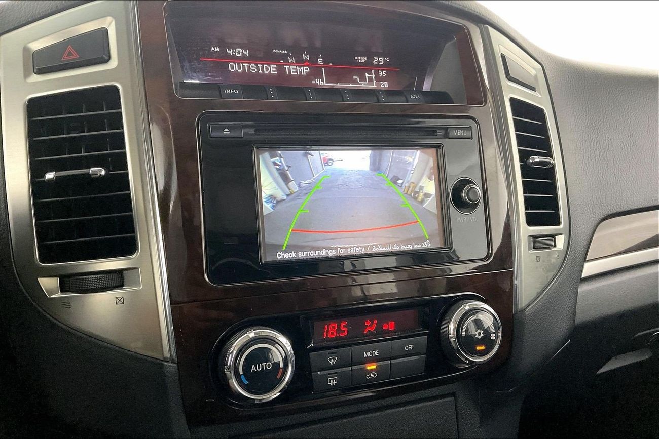 ميتسوبيشي باجيرو GLS Highline | National Day Celebration | شامل الضمان | 0 ﺪﻔﻋﺓ ﺃﻮﻟﻯ