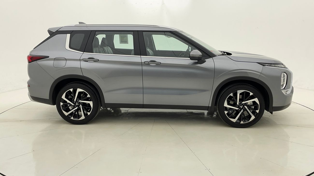 ميتسوبيشي آوتلاندر H/L SYNTHETIC LEATHER SEATS WITH SUNROOF 2.5 | بدون دفعة مقدمة | اختبار القيادة في المنزل