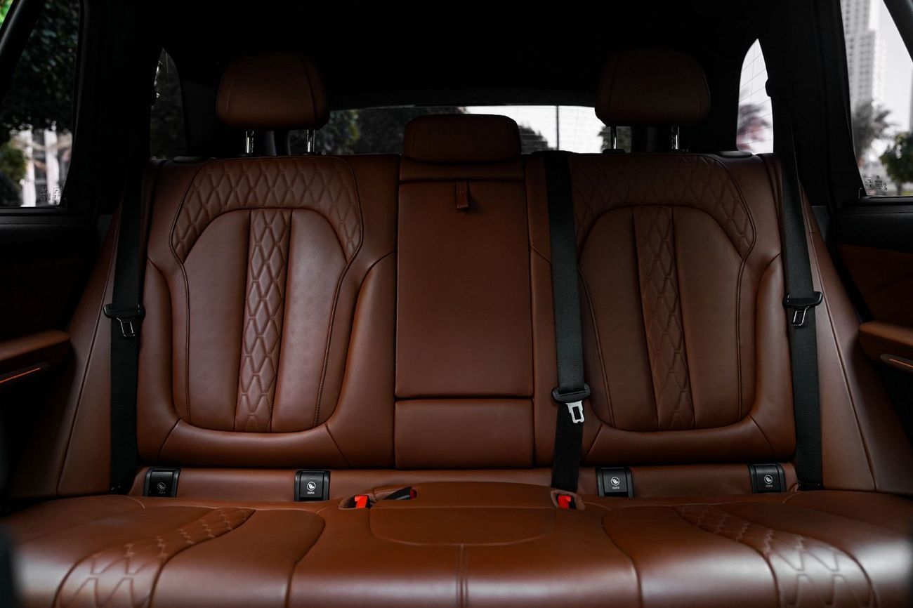 BMW X5 M50i EXCLUSIVE Fully loaded Original paint completely service History excellent condition