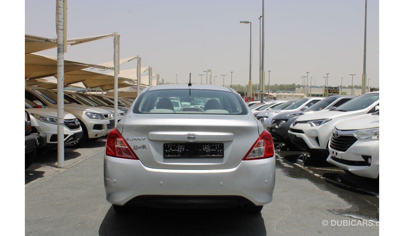 Nissan Sunny S ACCIDENTS FREE - GCC - CAR IS IN PERFECT CONDITION INSIDE OUT