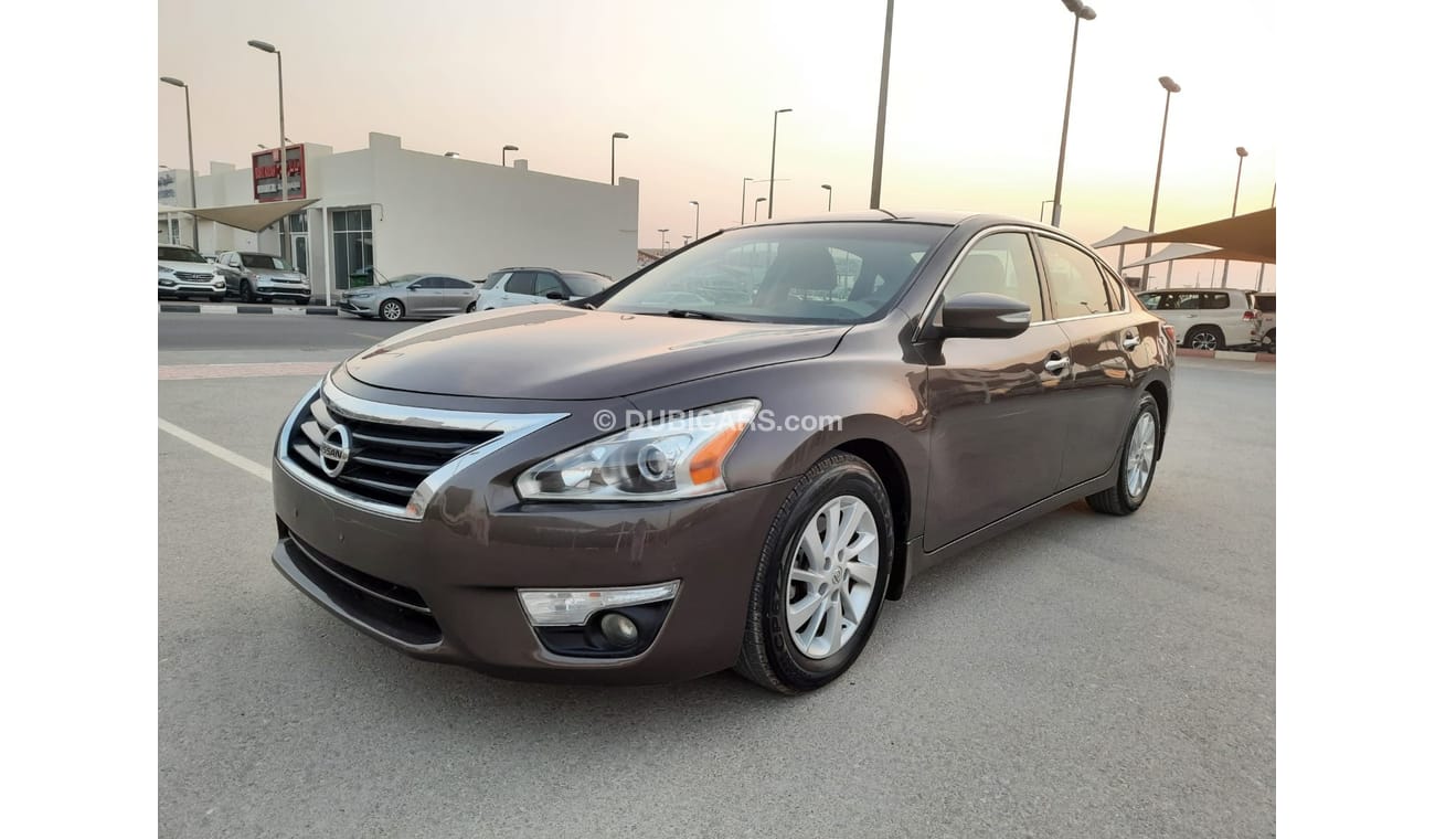 Nissan Altima Nissan Altima model 2014 Gcc very celen car km 176,000 price 22,000