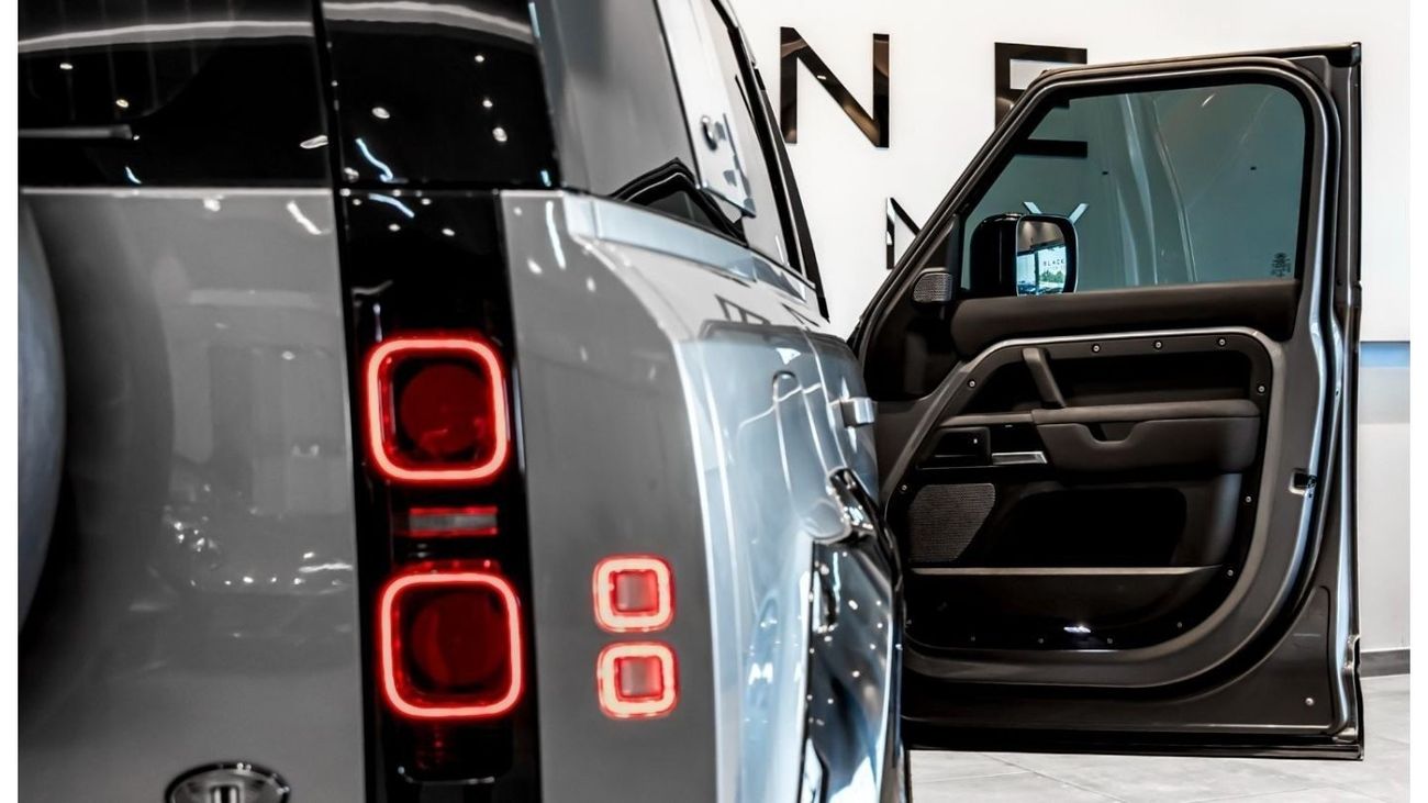 Land Rover Defender P300 110 S 2021 URBAN Defender 110 P300, 2026 Al Tayer Warranty, Full Land Rover Service History, GC