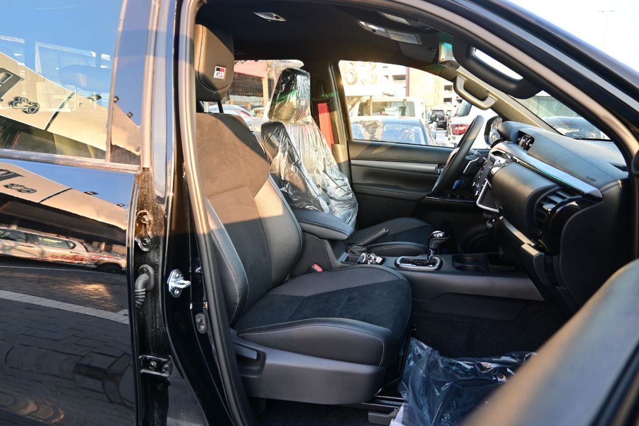 تويوتا هيلوكس Toyota Hilux GR Sport 4.0L V6, Petrol, 4WD, Pickup Color Black Model 2025
