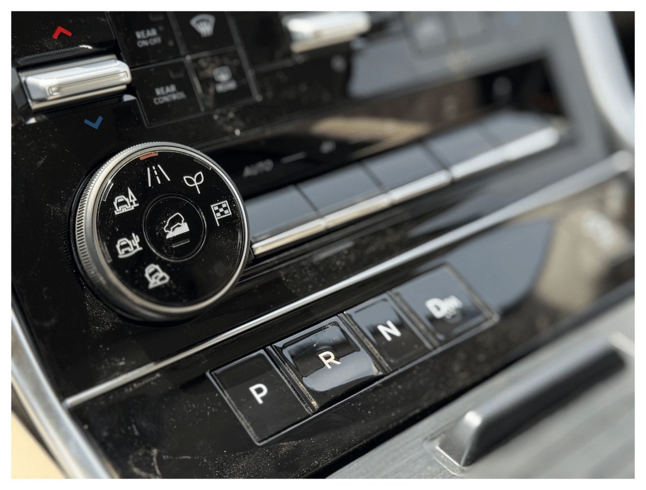 Nissan Patrol Nissan Patrol LE 3.5L Mid options  2026