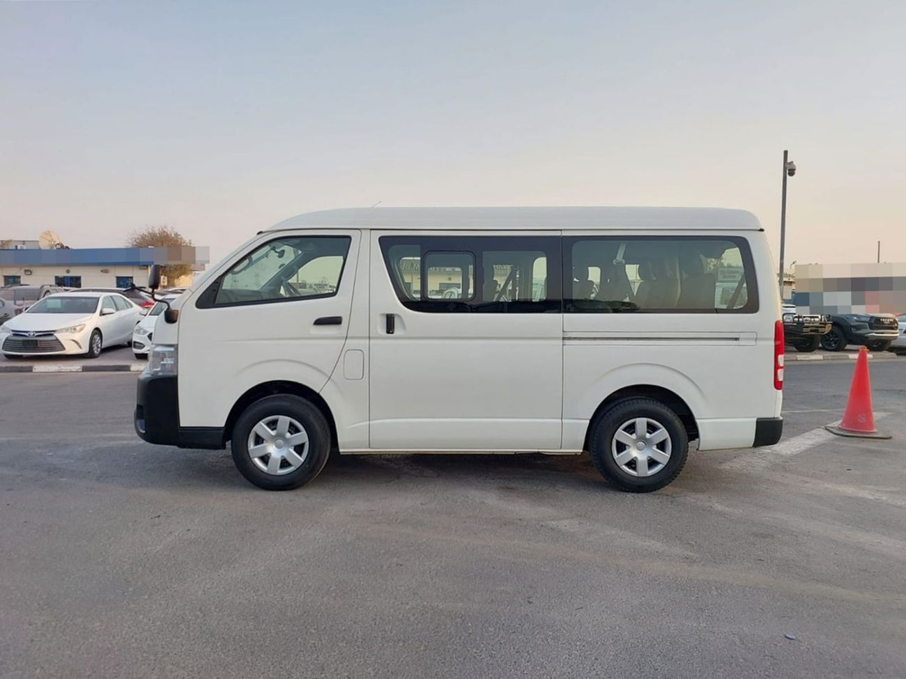 Toyota Hiace TOYOTA HIACE VAN RHD 2017 MODEL 2.7 L PETROL AUTOMATIC(PM27593)