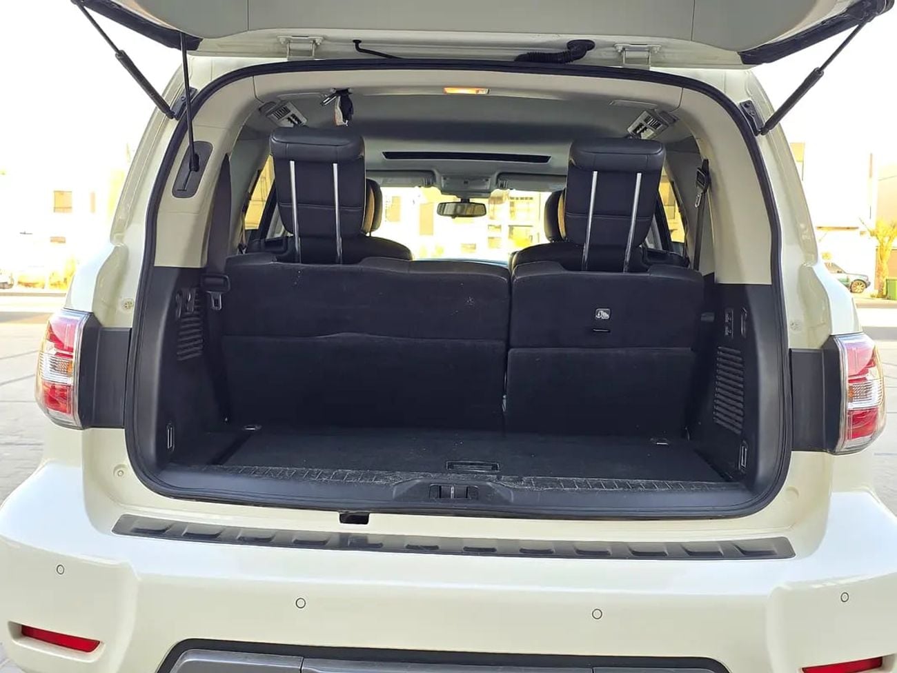 Nissan Armada SL - American Specs - Excellent Condition