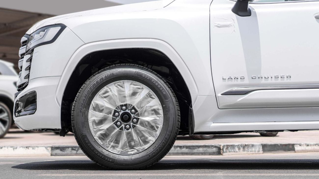 Toyota Land Cruiser 3.5T VXR Hybrid 2026 Toyota Land Cruiser 300 VXR 3.5L AT Hybrid (White-Red)