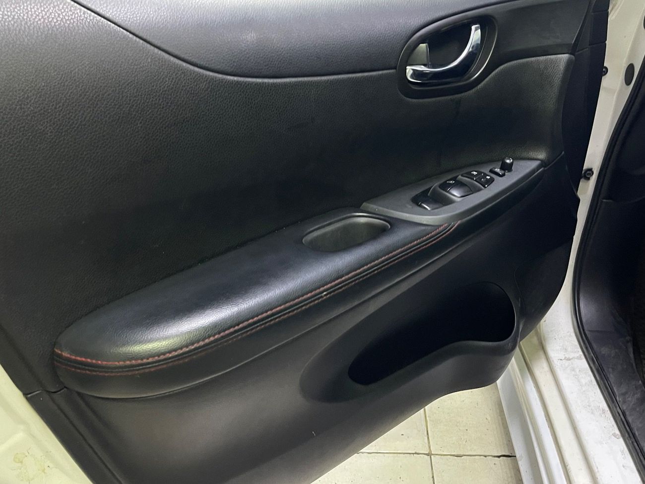 Nissan Tiida Tiida Japan hatchback