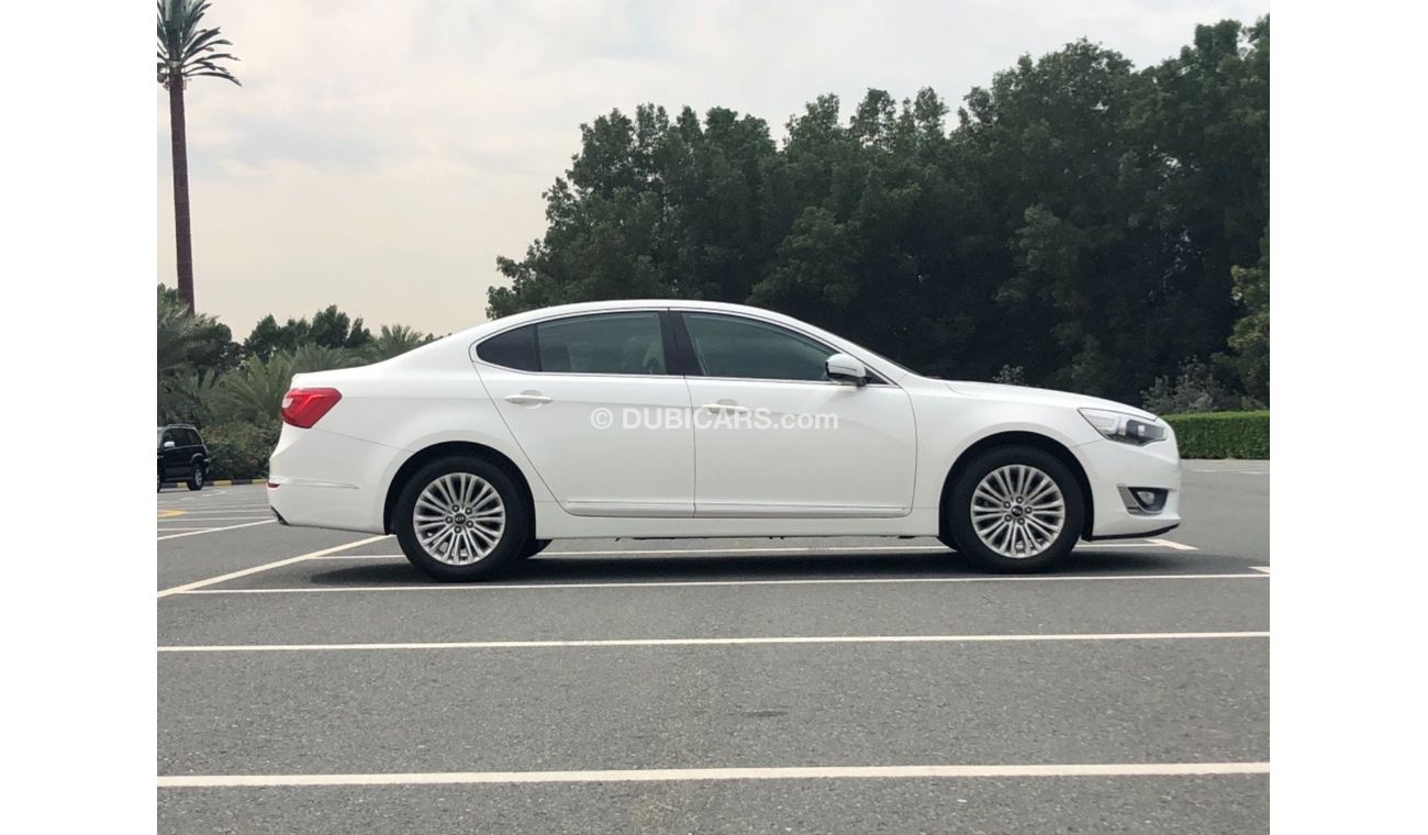 Kia Cadenza EX MODEL 2015 GCC CAR PERFECT CONDITION INSIDE AND OUTSIDE 2keys