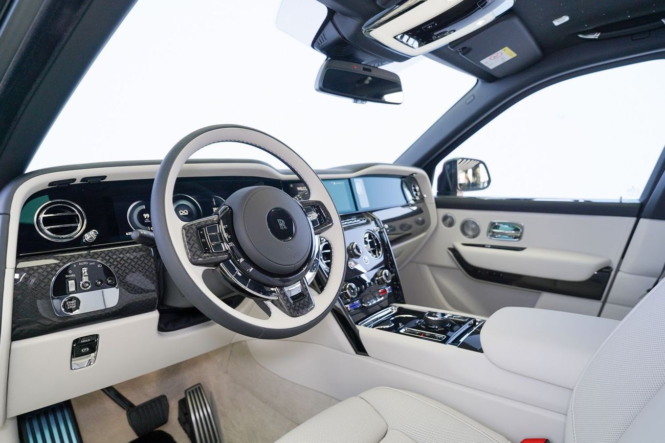 رولز رويس كولينان BLACK BADGE