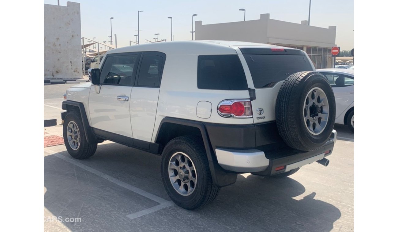 Toyota FJ Cruiser Toyota FJ cruiser  2011