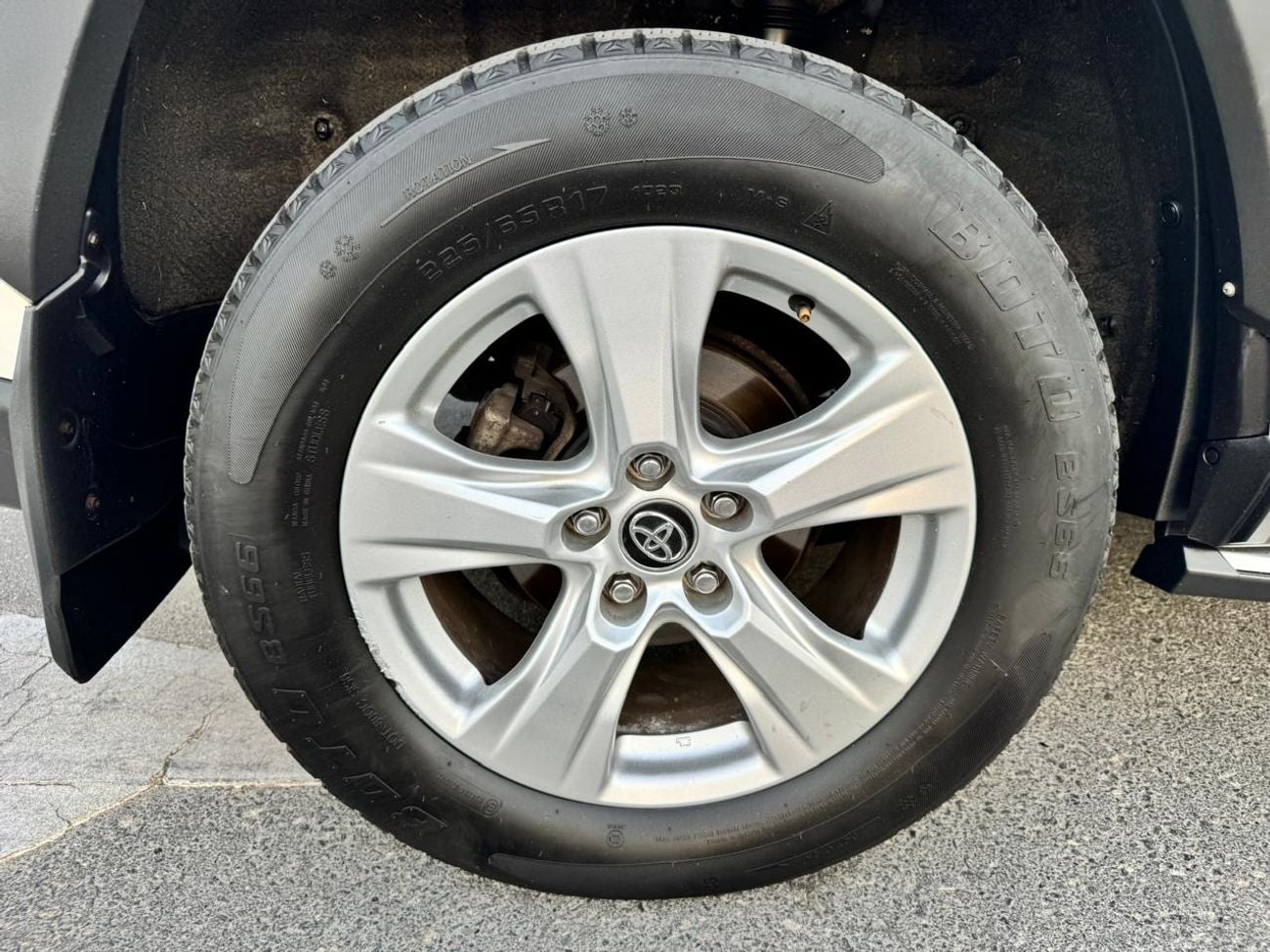 Toyota RAV4 LE