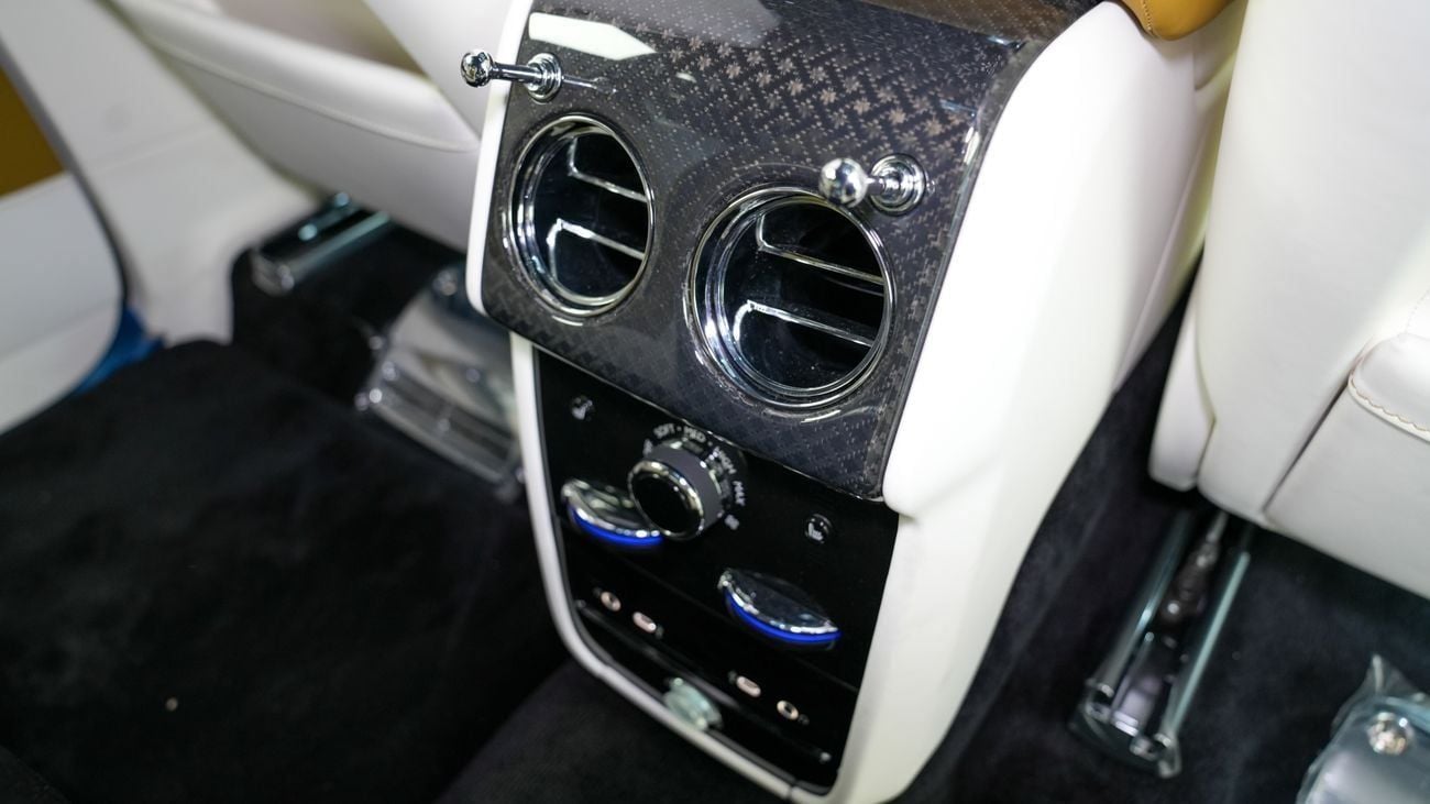 رولز رويس كولينان Rolls Royce Cullinan Black Badge - Bespoke Chartreuse - 2025