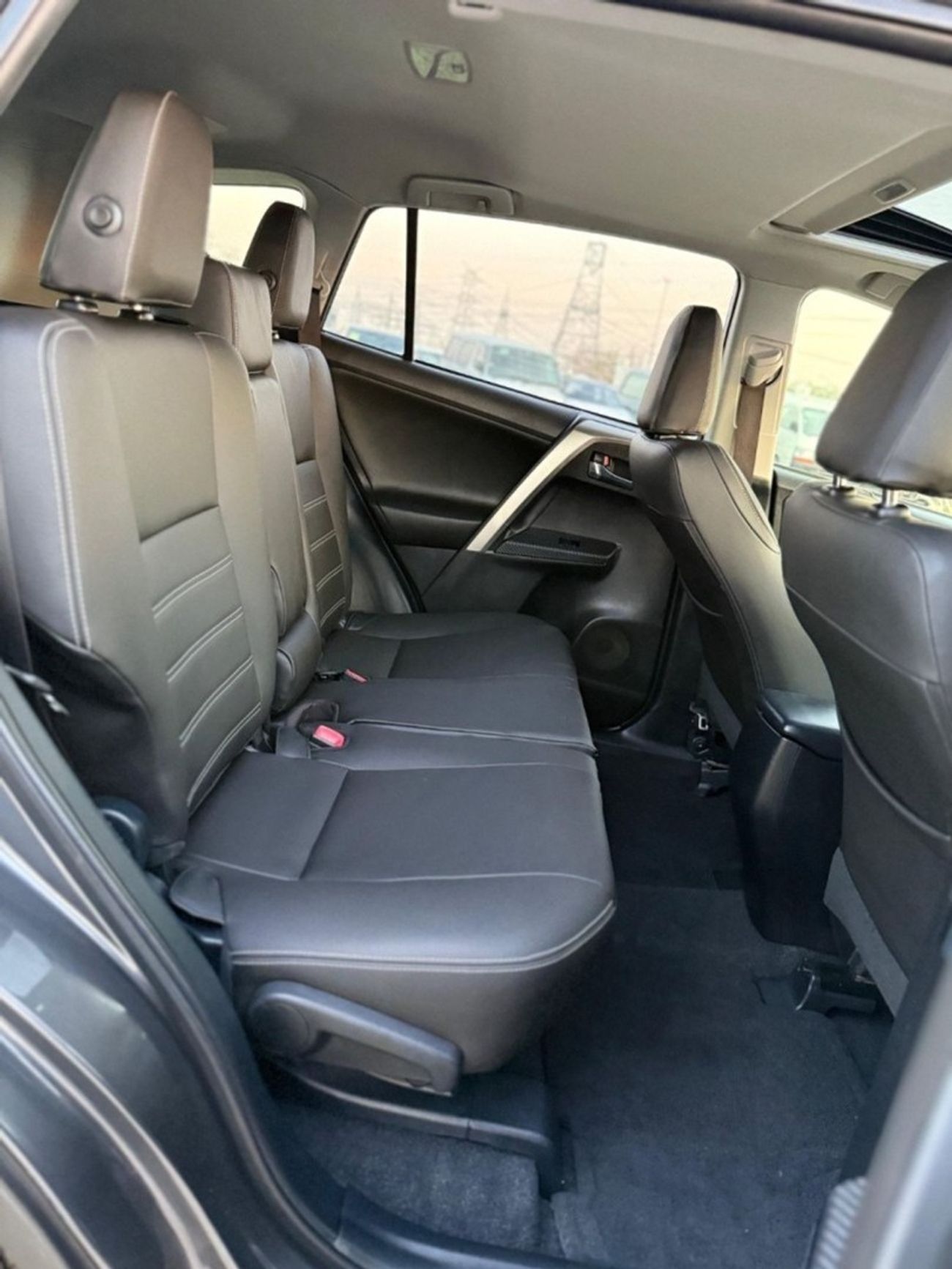 Toyota RAV4 VXR 2.5L XLE Sunroof, leather seats