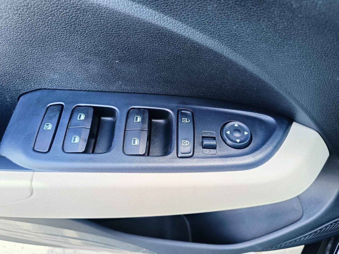 Hyundai Venue Premier Plus Turbo | 1.0L V4 | SUNROOF | FULL OPTION (CODE # VEN10AF)