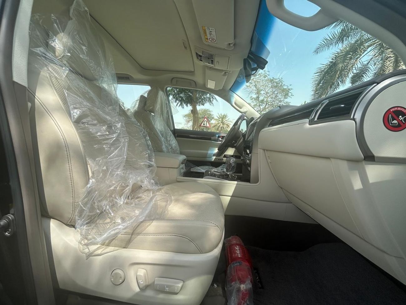 Lexus GX460 Platinum 4.6L FULL OPTION 2017 GCC LOW MILEAGE SINGLE OWNER WITH FSH IN MINT CONDITION