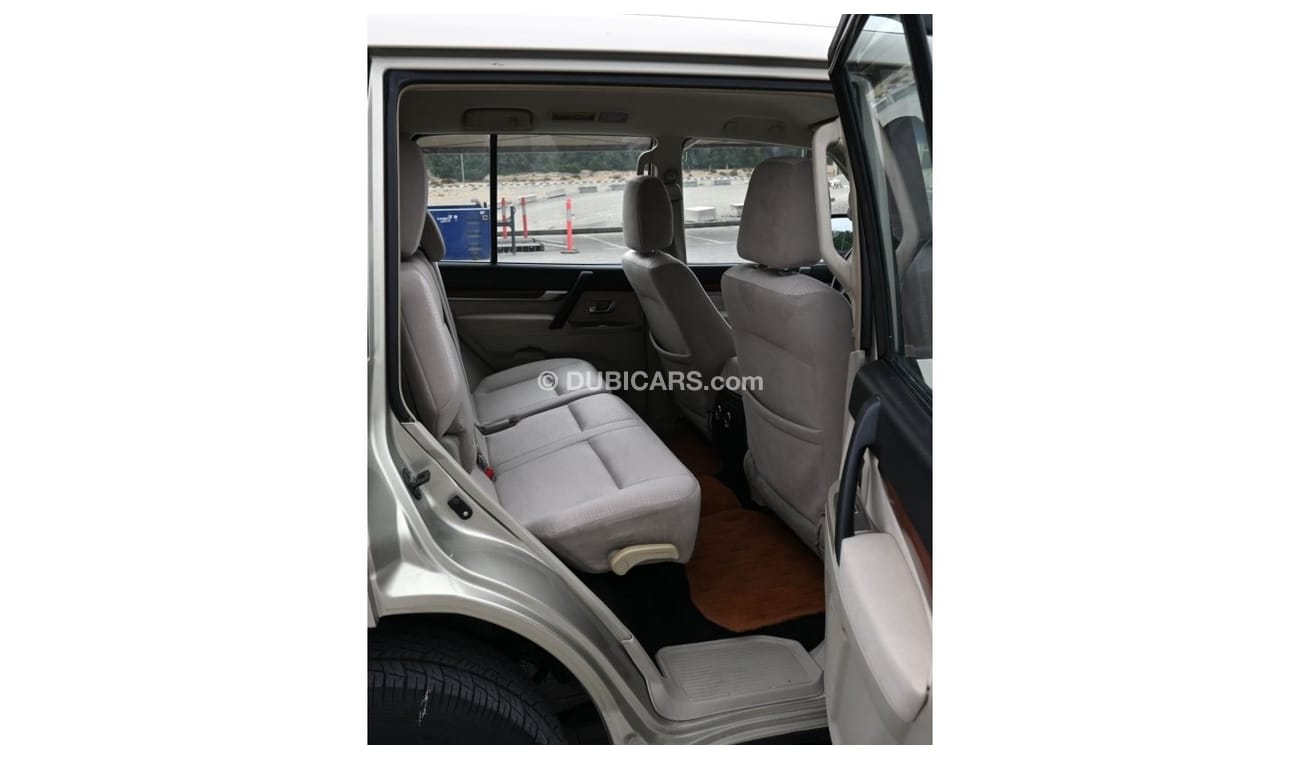 Mitsubishi Pajero GCC EXCELLENT CONDITION WITHOUT ACCIDENT 2008