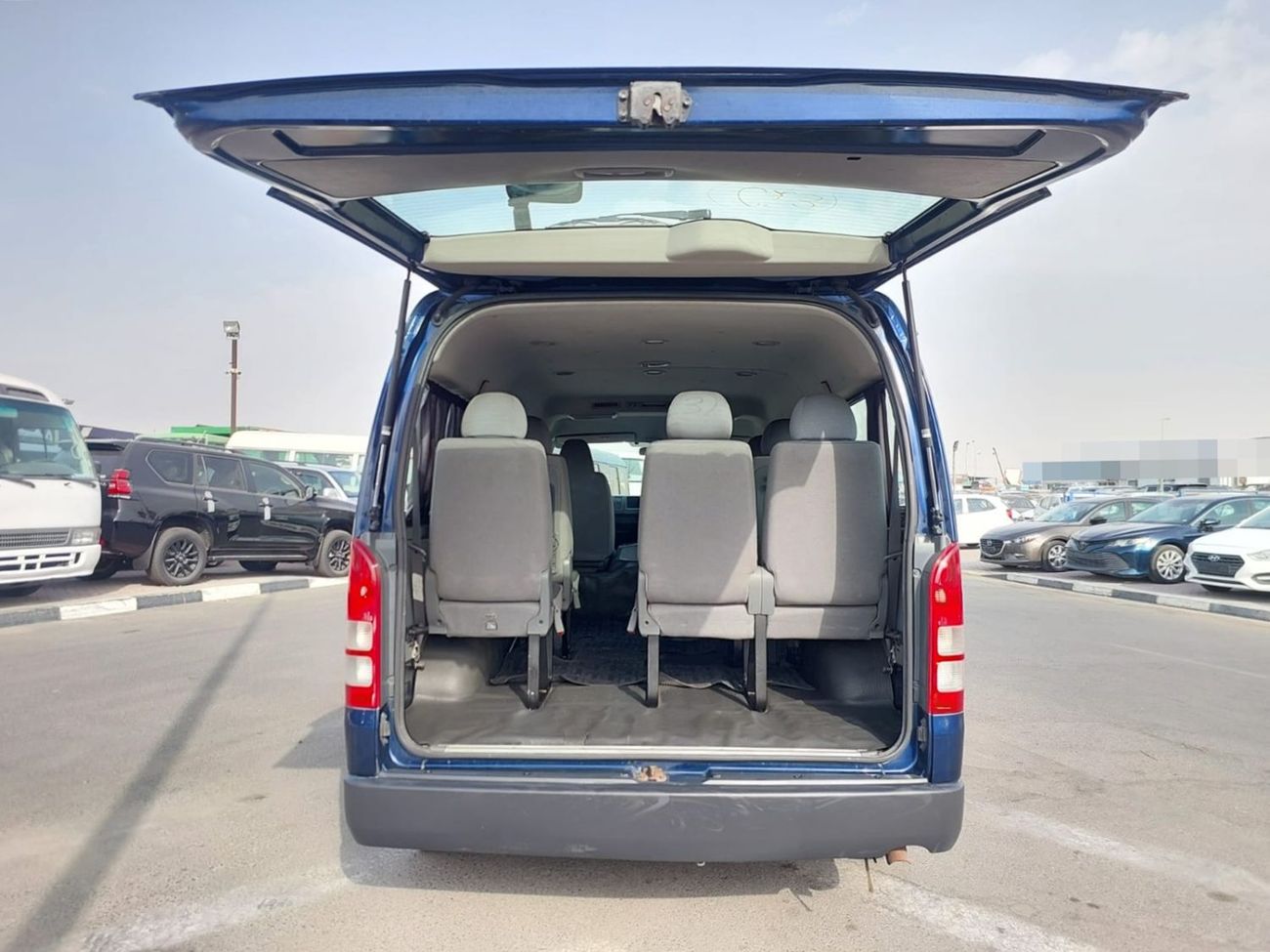 Toyota Hiace TOYOTA HIACE COMMUTER VAN RHD 2008 MODEL 2.7 L PETROL AUTOMATIC(PM013596)