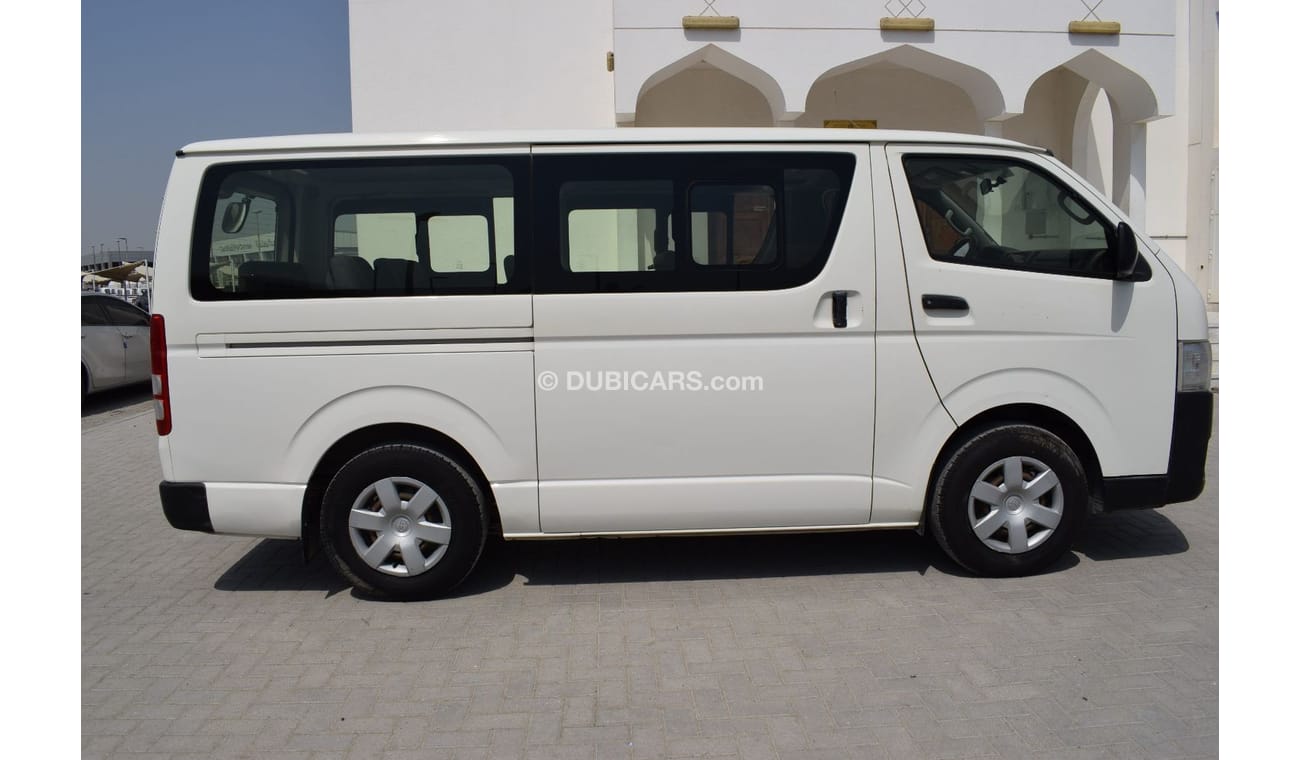 Toyota Hiace GL - Standard Roof Toyota Hiace Std roof 13 seater, Model:2016. Excellent condition