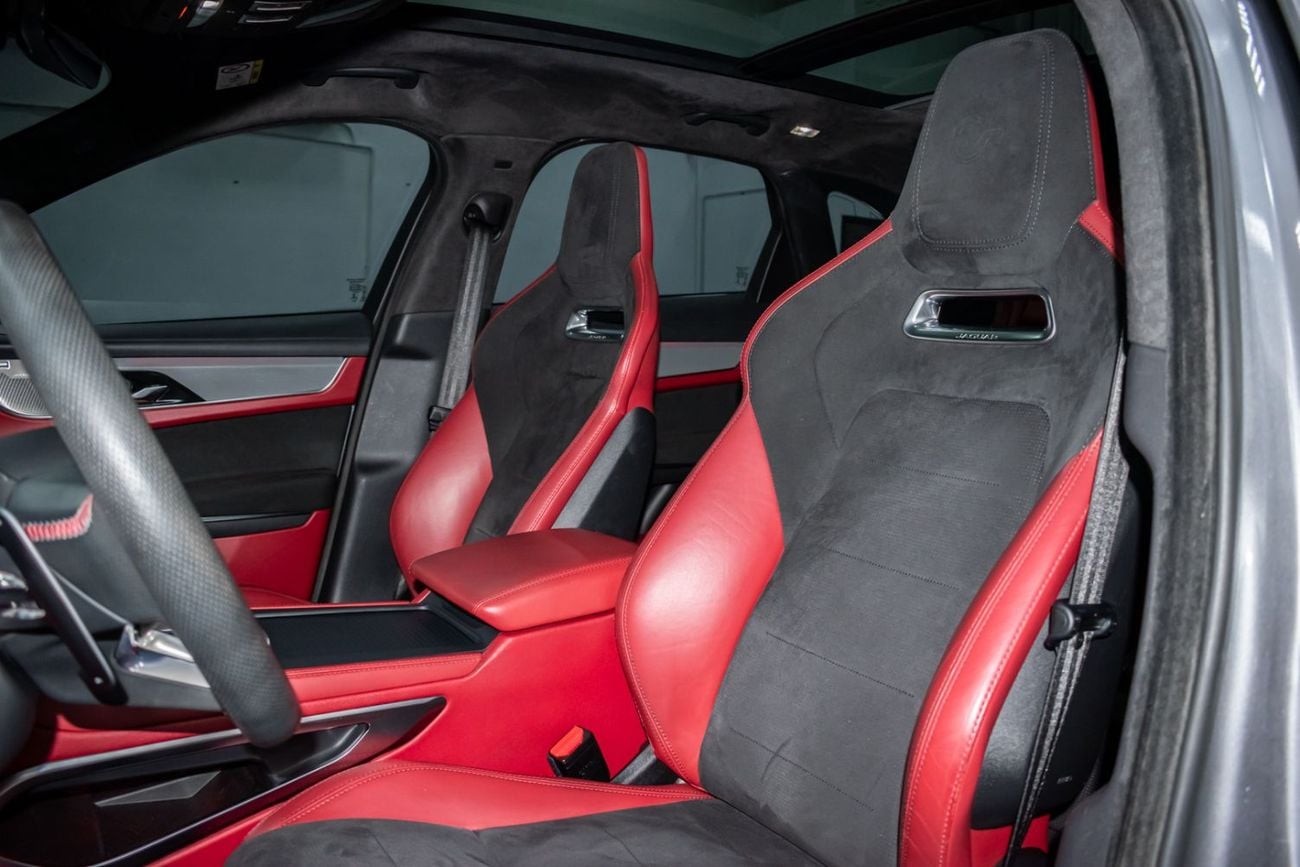 Jaguar F-PACE SVR