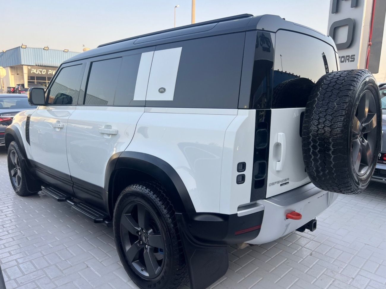 لاند روفر ديفندر P400 110 X 3.0L (5 Seater)