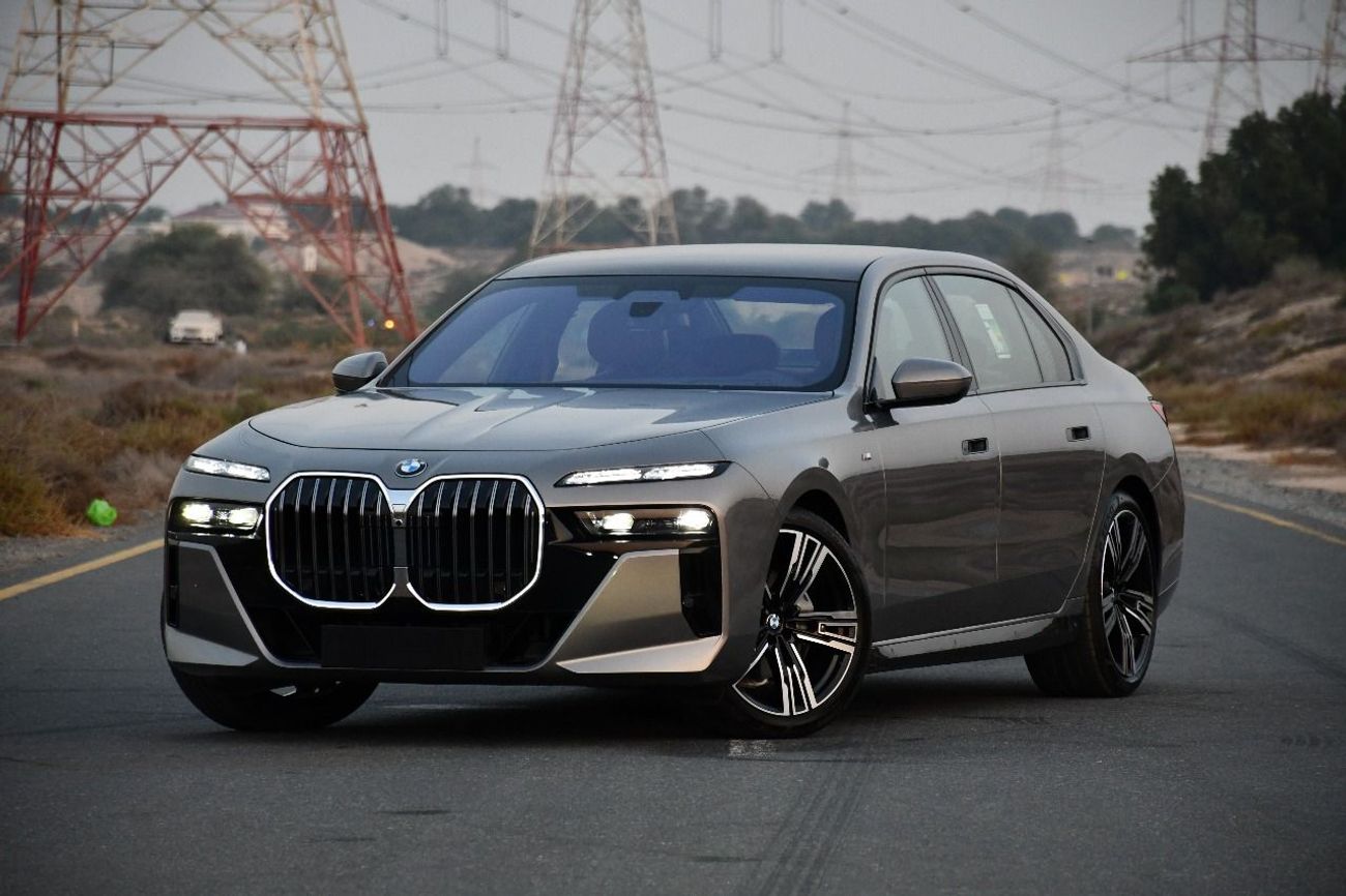 بي أم دبليو 735i BMW 735I M KIT 2026 GCC