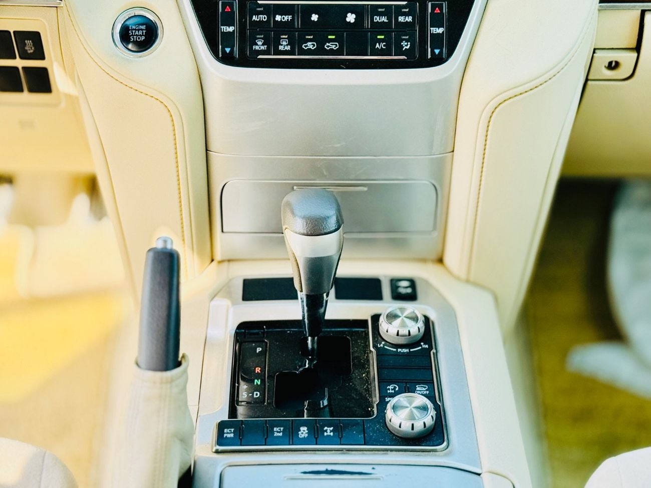 Toyota Land Cruiser G.x.r V8