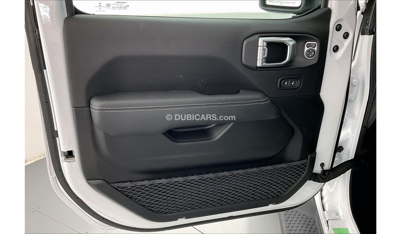 Jeep Wrangler Sahara Plus Unlimited | 1 year free warranty | 0 down payment | 7 day return policy