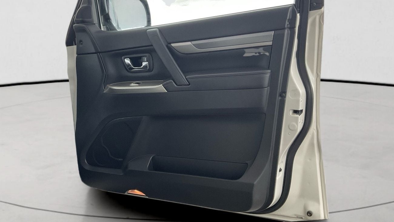 ميتسوبيشي باجيرو GLS Highline | شامل الضمان | 0 ﺪﻔﻋﺓ ﺃﻮﻟﻯ