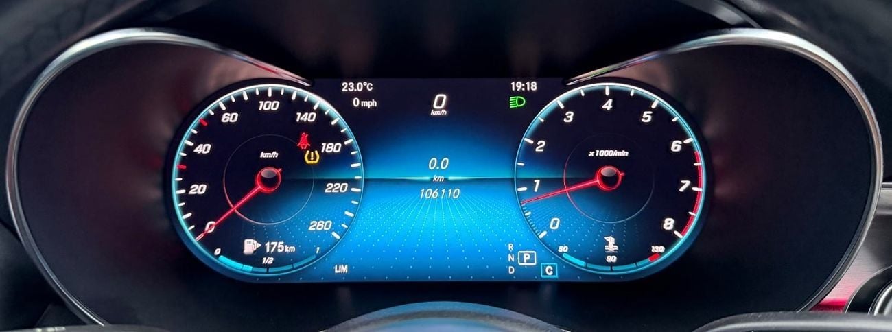 مرسيدس بنز C 200 GCC .. FSH .. AMG .. Perfect Condition .. Panoramic