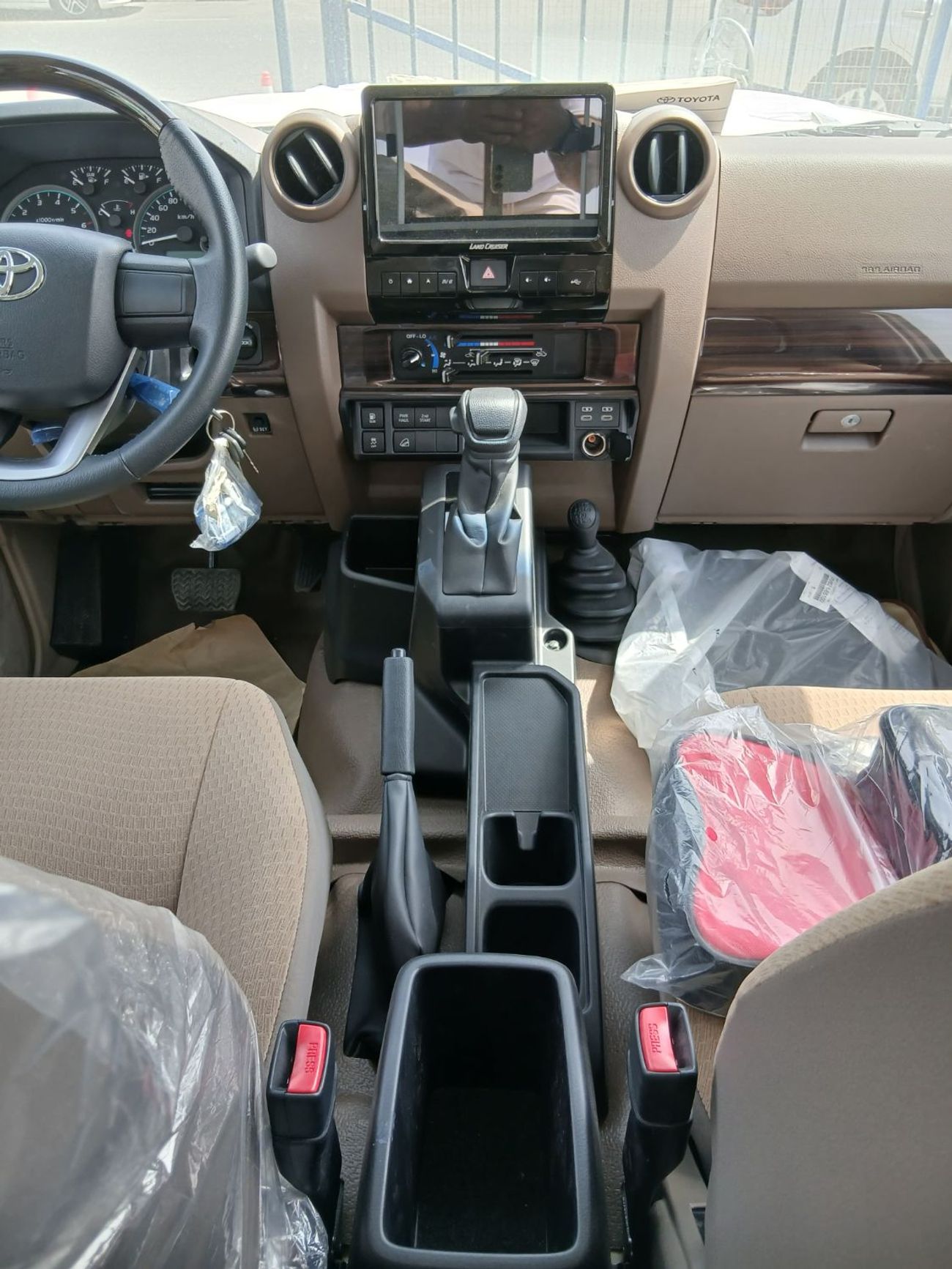 تويوتا لاند كروزر بيك آب Std 4.0L Single Cab Utility 4WD