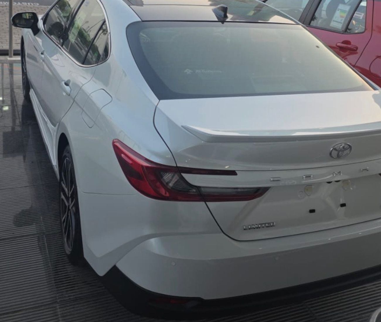 Toyota Camry LIMITED HEV
