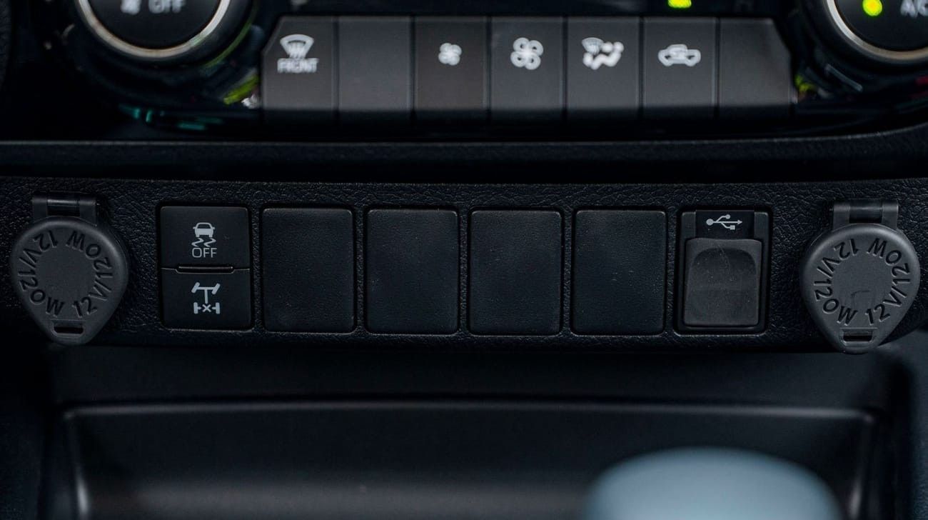 Toyota Hilux TOYOTA HILUX DC 2.4D AT 4X4 MY2025 – BLACK