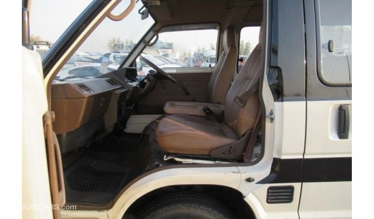 تويوتا هاياس TOYOTA HIACE RIGHT HAND DRIVE (PM1003)