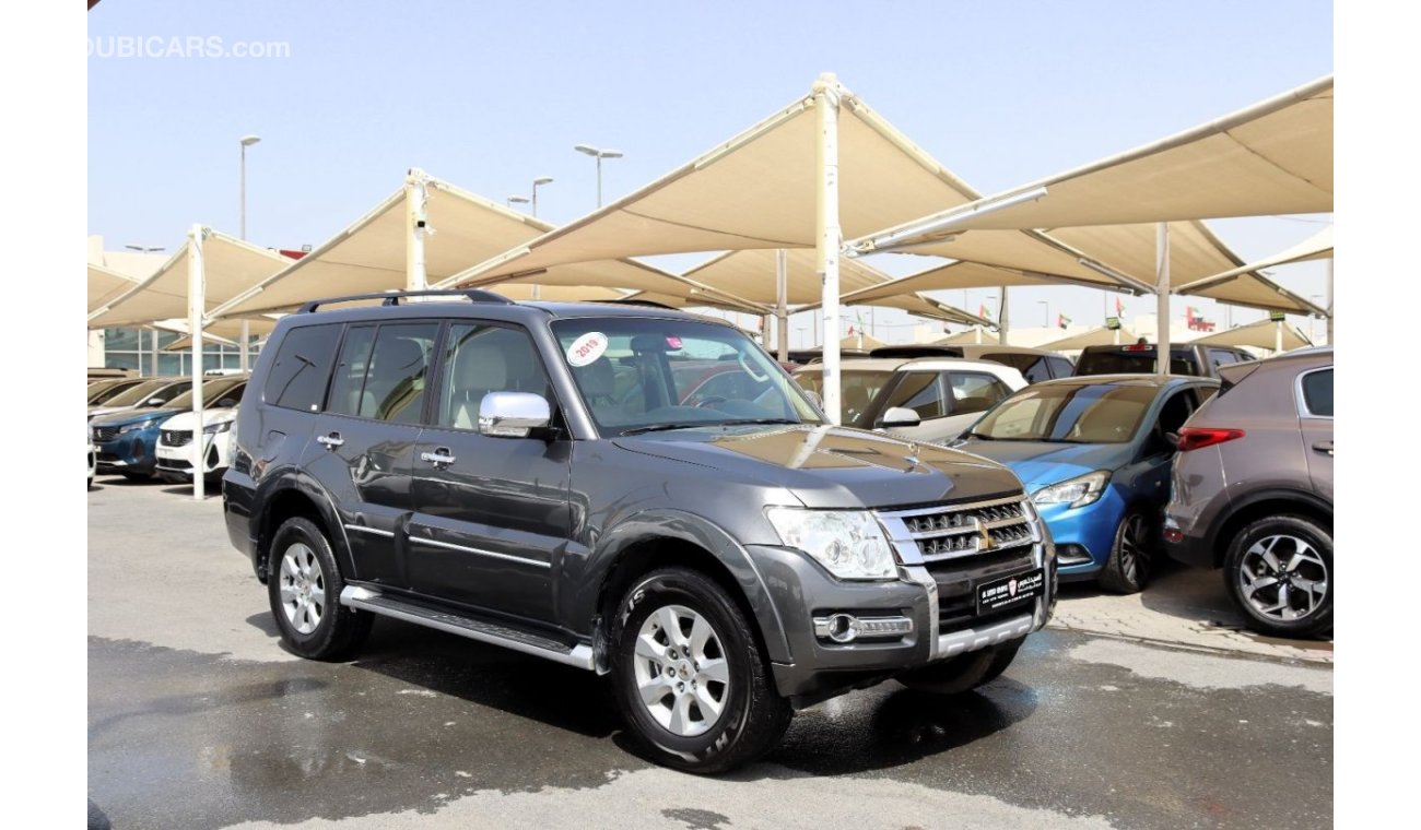 Mitsubishi Pajero GLS Mid ACCIDENTS FREE - GCC - MID OPTION - PERFECT CONDITION INSIDE OUT