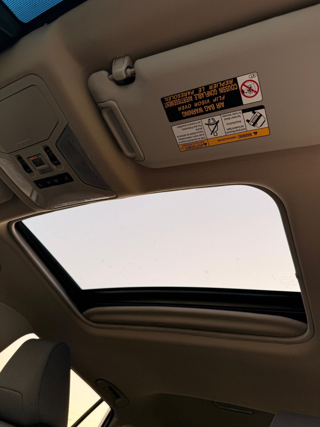 Toyota RAV4 XLE 2.5 L Sunroof, push start Full option