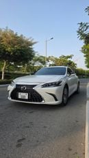 لكزس ES300h بلاتينيوم
