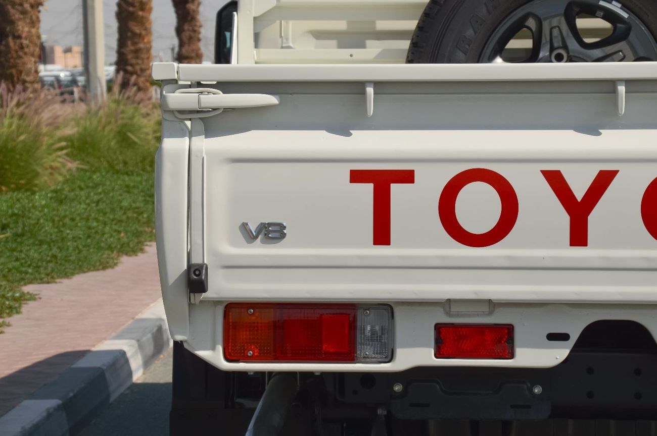 Toyota Land Cruiser TOYOTA LAND CRUISER 79 SERIES 4.5L DOUBLE CABIN 4WD DIESEL 2024 | AUDIO PLAYER | ALLOY WHEELS | WINC