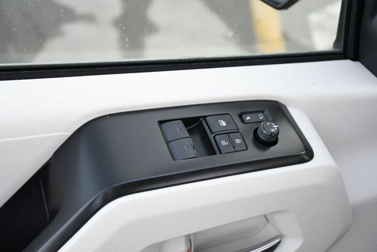 Toyota Hiace GL V6 3.5L Petrol AT 2025YM