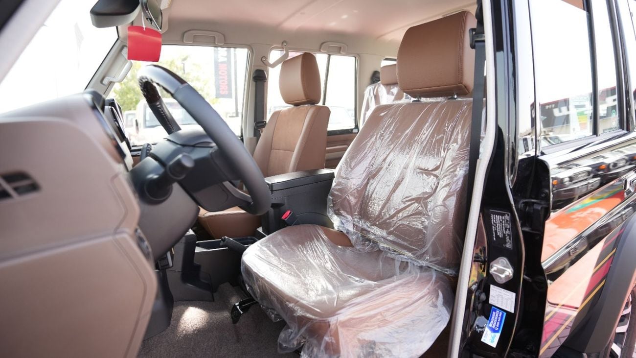 Toyota Land Cruiser 70 TOYOTA LC76 5DOORS PETROL 4.0L AT MODEL 2025 FULL OPTION 40TH ANNIVERSARY