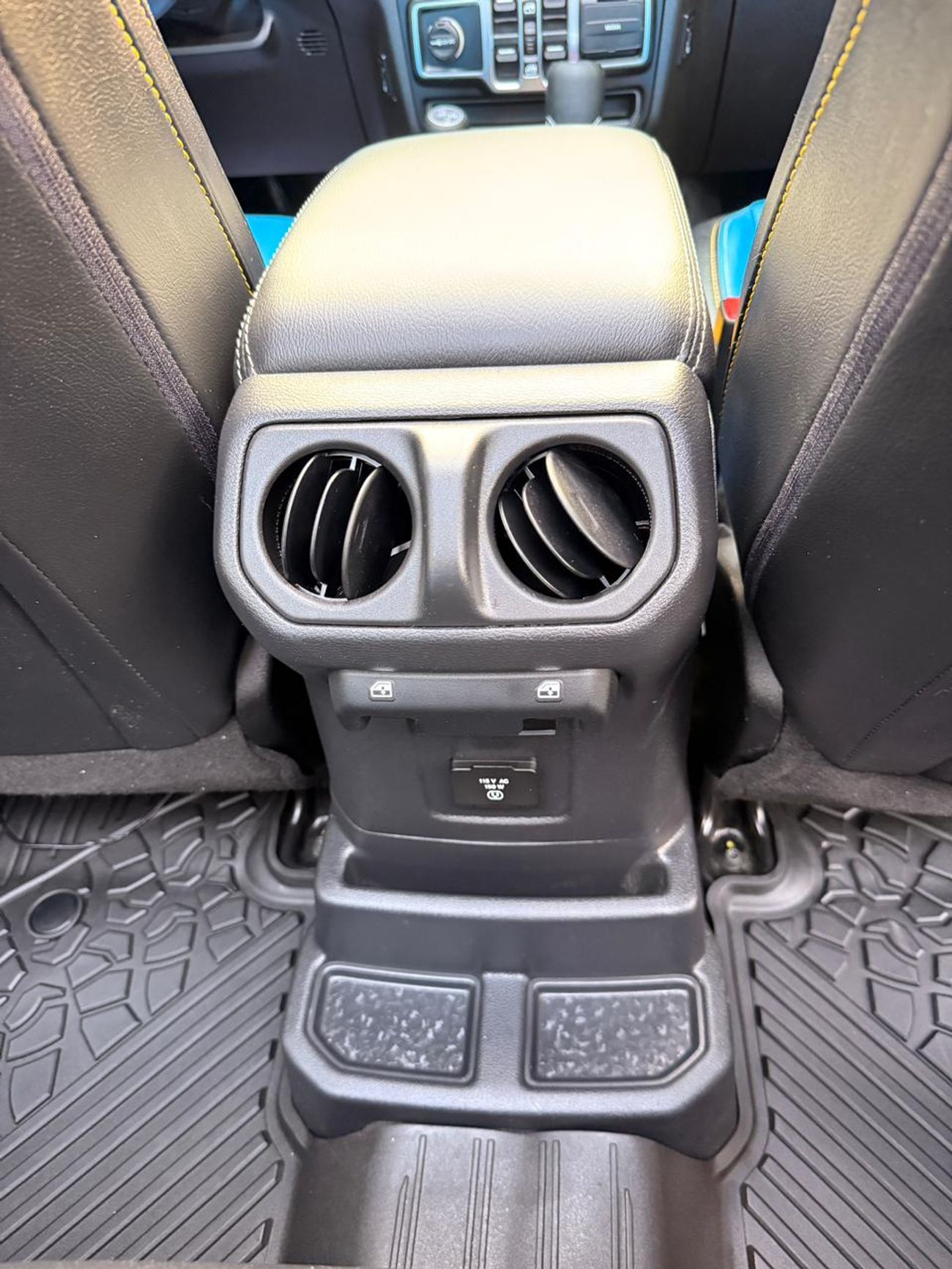 جيب رانجلر Hybrid Sahara 4XE Edition sport 2023