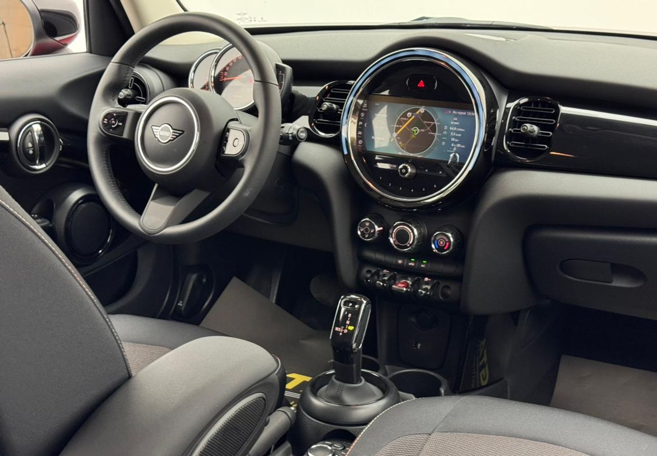 ميني كوبر Std 1.5L (5 Seater)