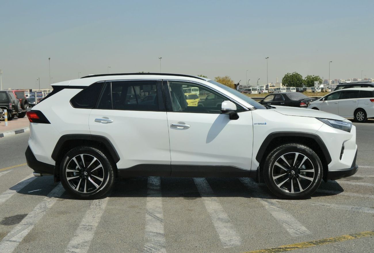 Toyota RAV4 2.5L Hybrid/ Petrol Full option