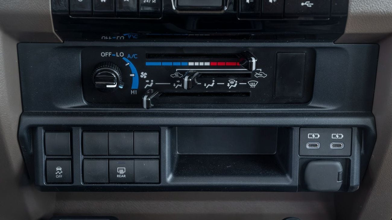 تويوتا لاند كروزر 76 TOYOTA LANDCRUISER76 HARDTOP 2.8 MT HIGH -2026YM