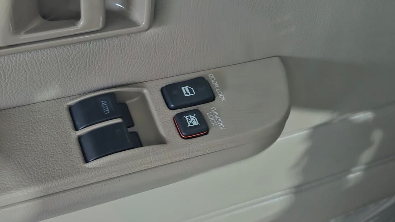 تويوتا لاند كروزر 70 DLX 4.0L