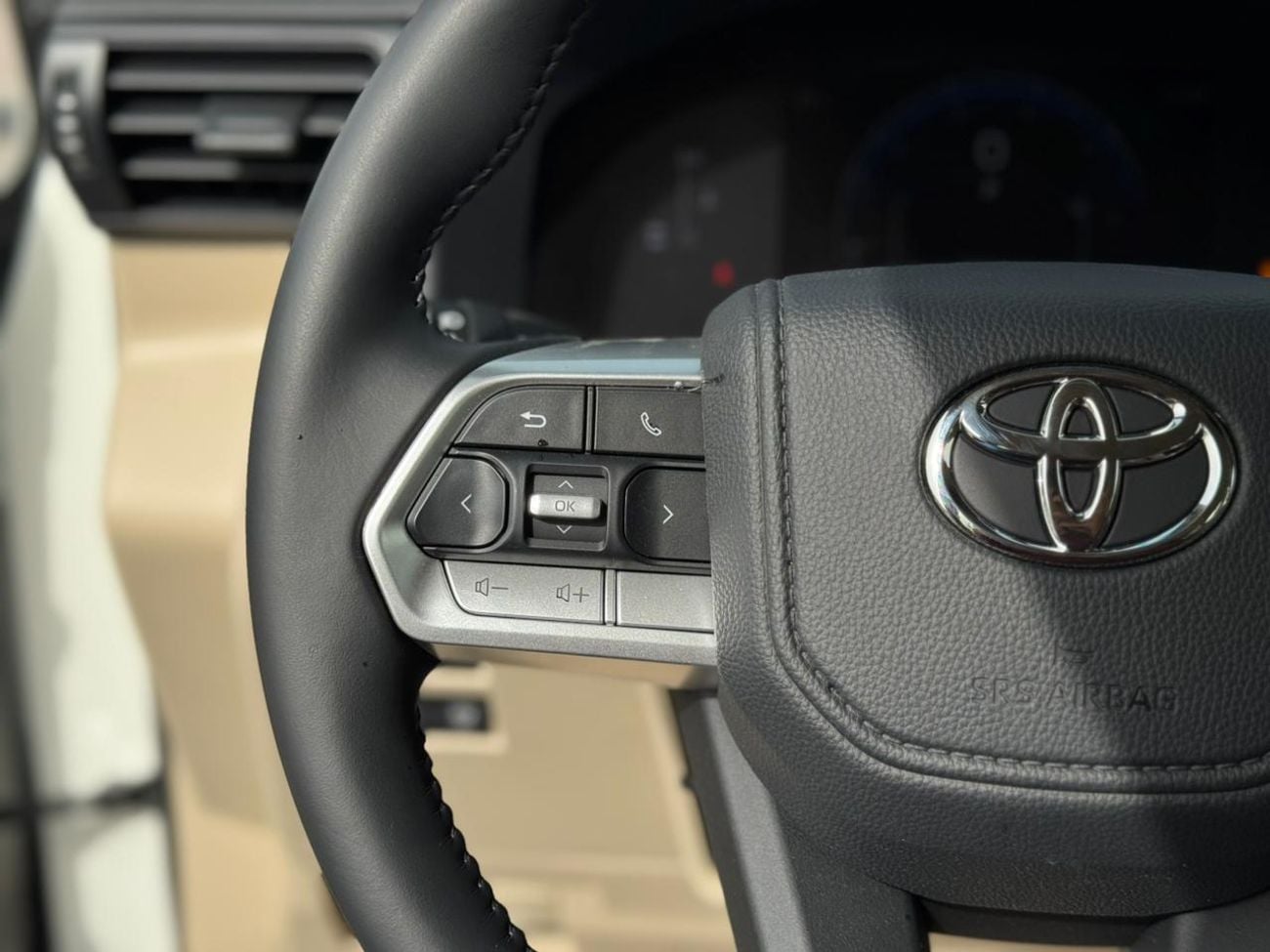 Toyota Land Cruiser Toyota Land Cruiser GXR 3.5 2026 basic with sunroof Saudi