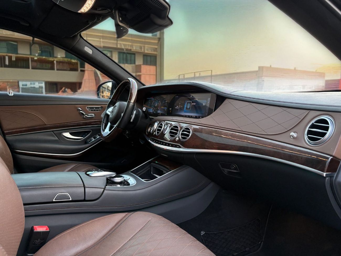 Mercedes-Benz S 560 Std 4.0L (463 HP) 4MATIC V8 BITURBO | 2018 | GCC SPECS | AED 2,220 per month