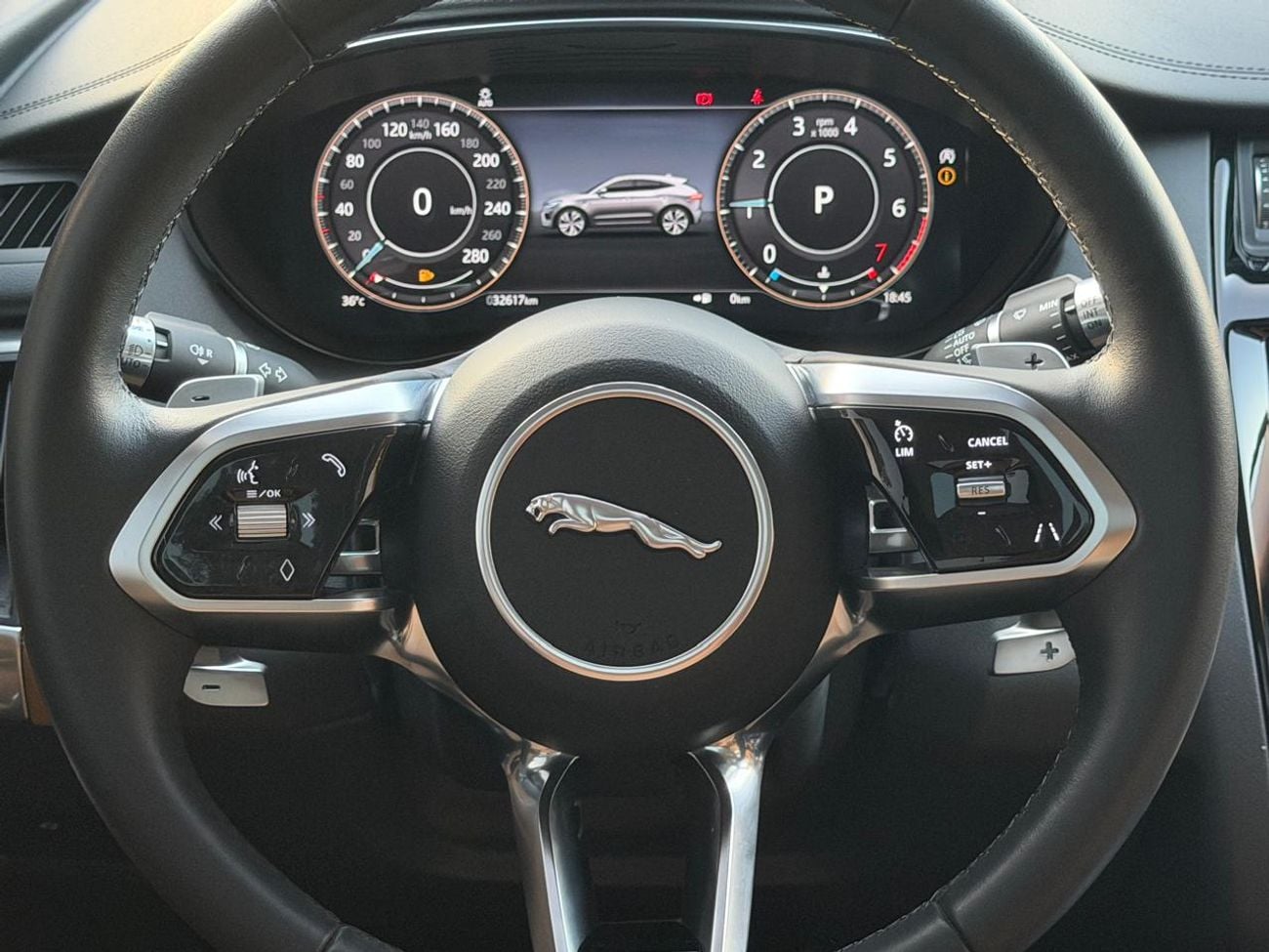 جاكوار E Pace SE